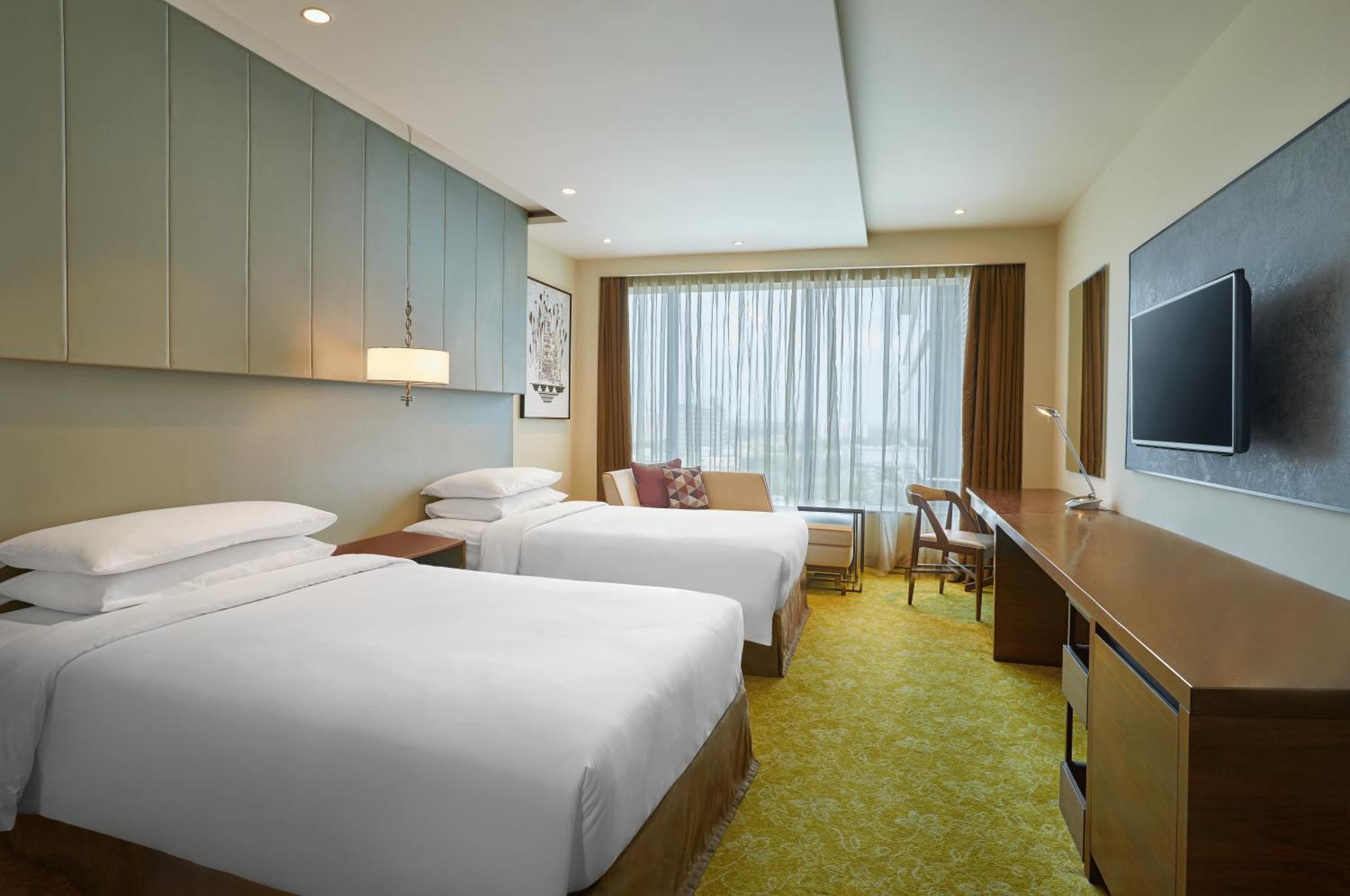 Executive Room 2 Twin or Single Bed Club benefits INR 500 meal credit per of Food & Beverages Laundry One way Airport Transfers need 4 hours prior request