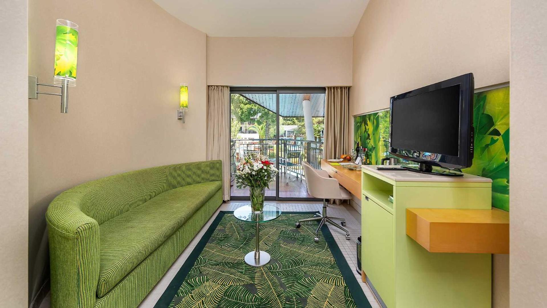Junior Suite with Pool View