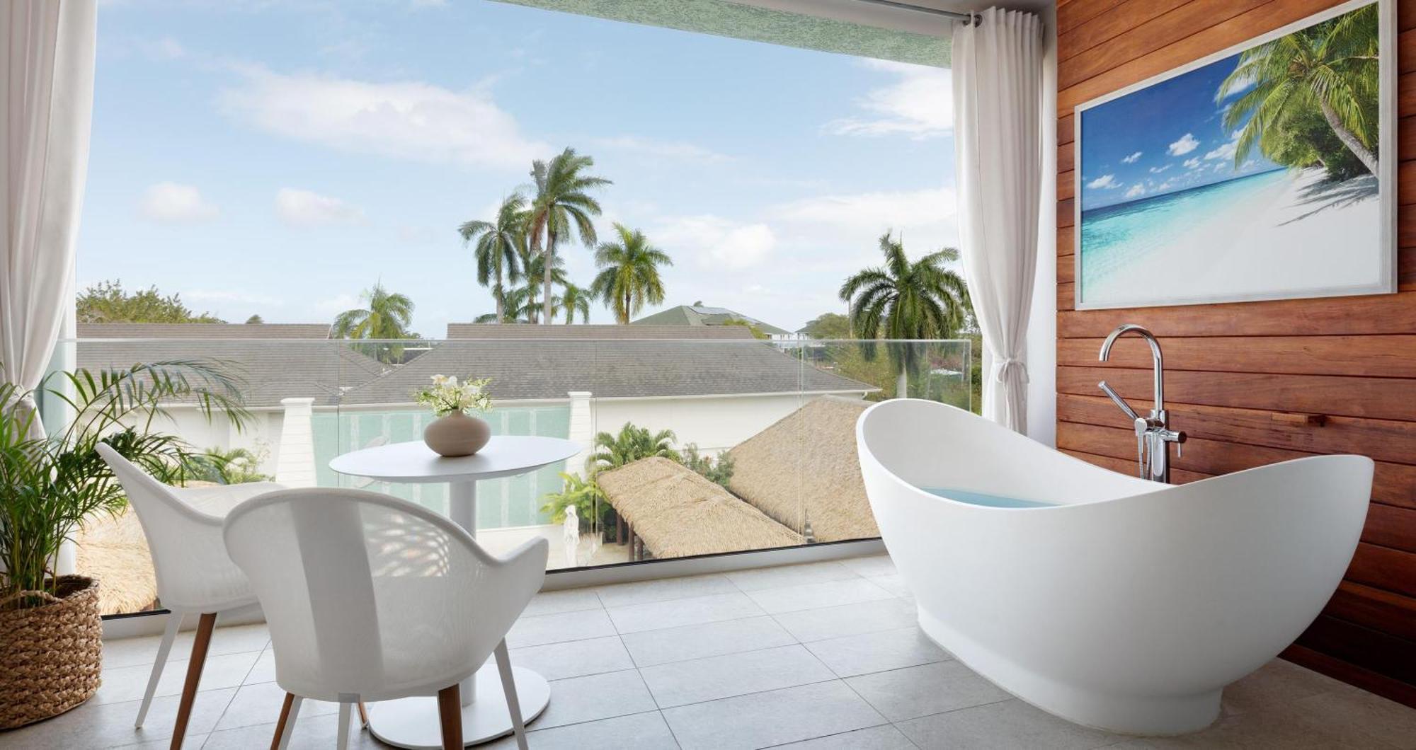 Crystal Lagoon Hideaway Jr. Suite w/Balcony
