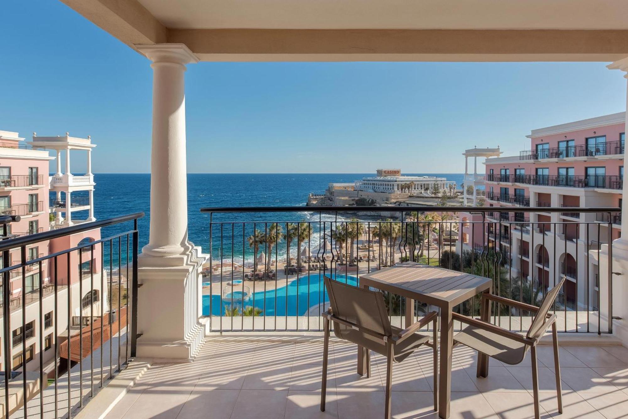 Superior Deluxe Sea View 2 Queen Beds