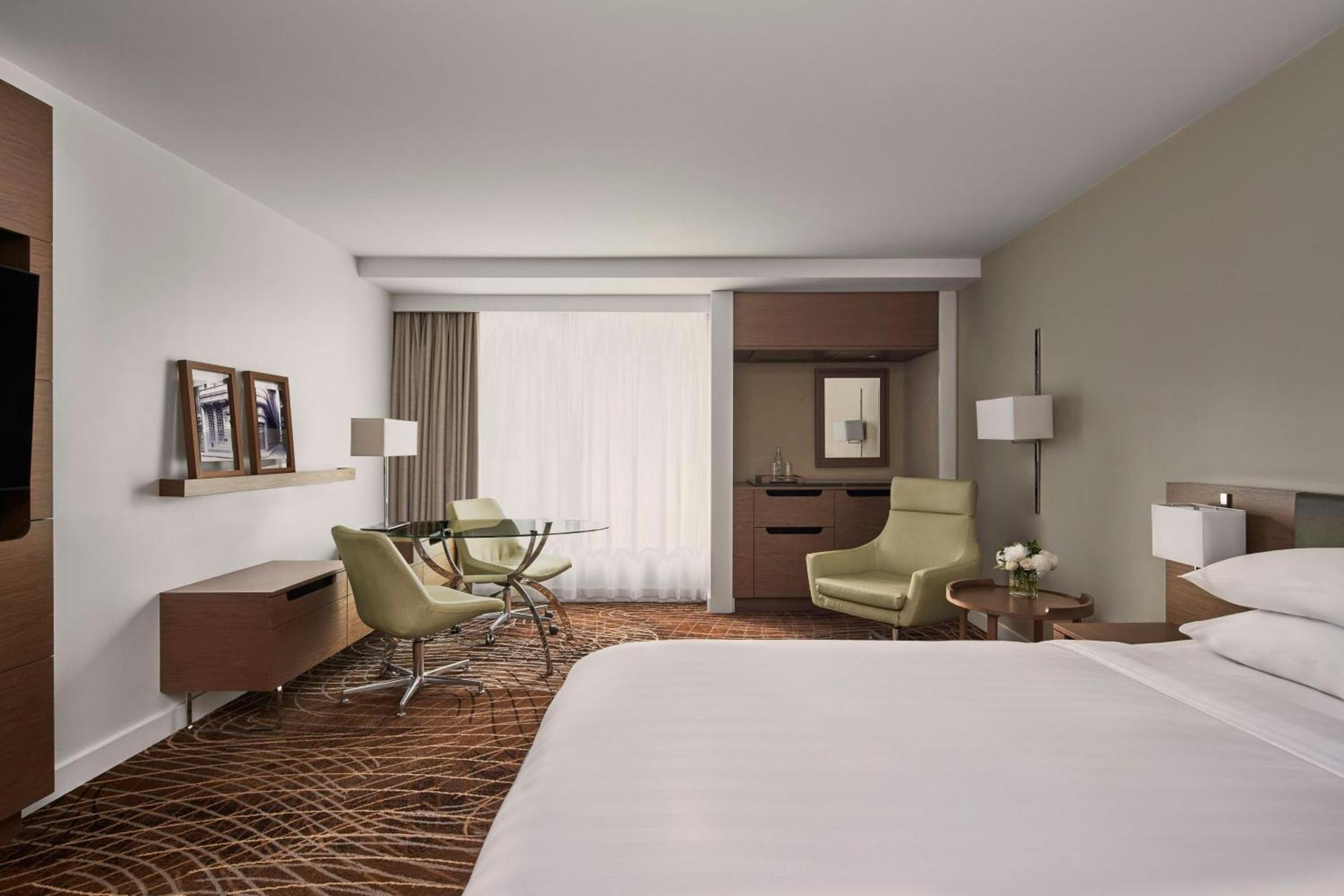 Deluxe City View, Guest room, 1 Queen