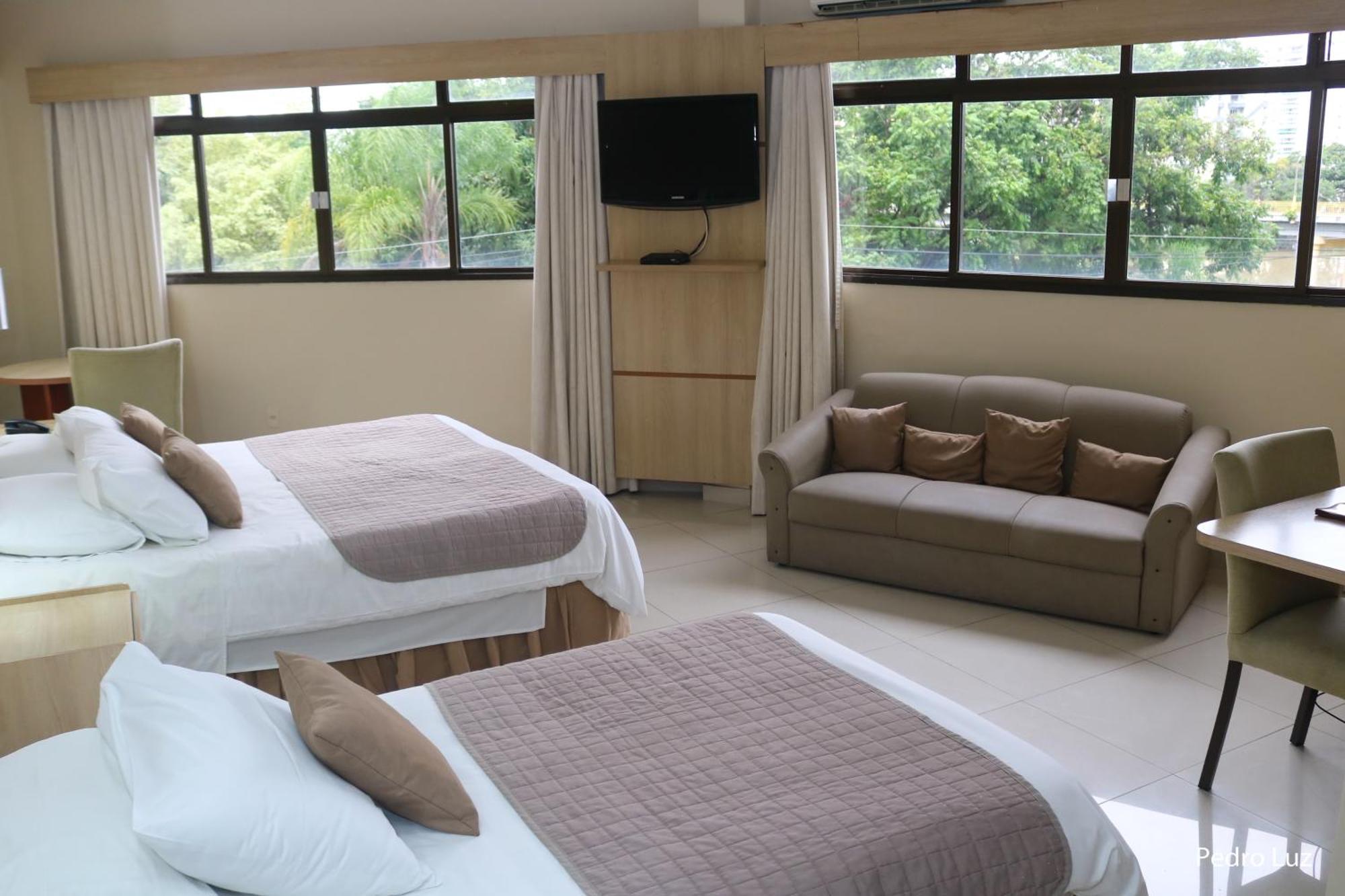 Deluxe Family Room
