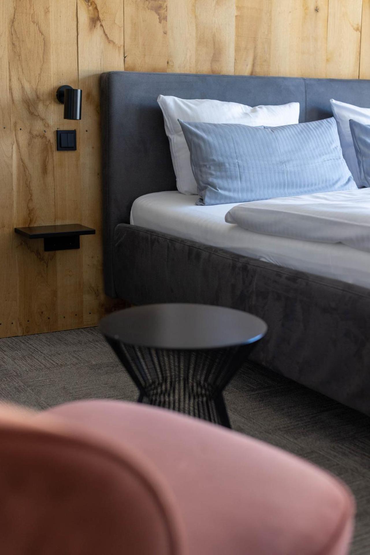 Large Double Room,1644510588:JPEG