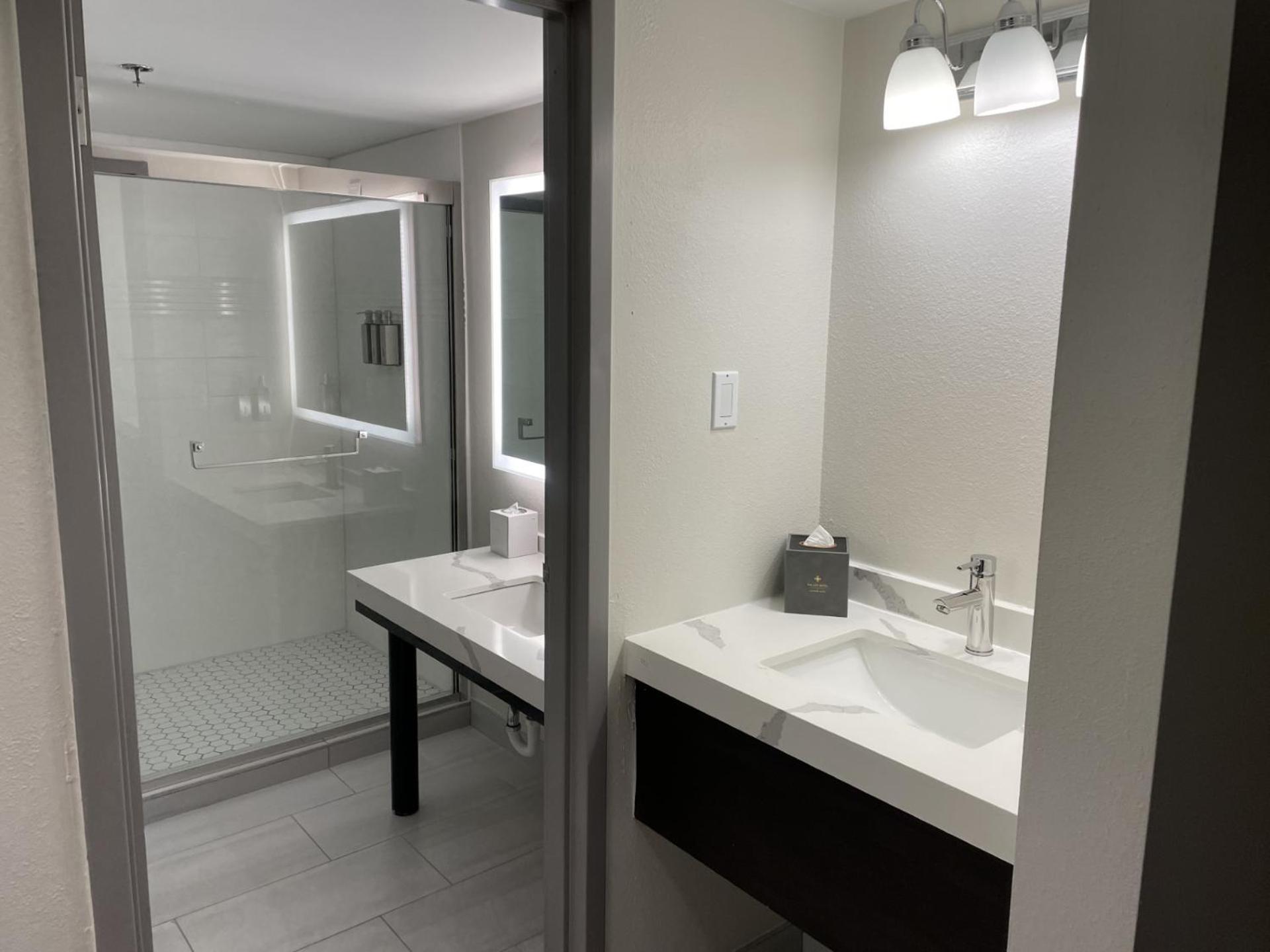 Double Room with Two Double Beds - No Elevator - Non-Smoking