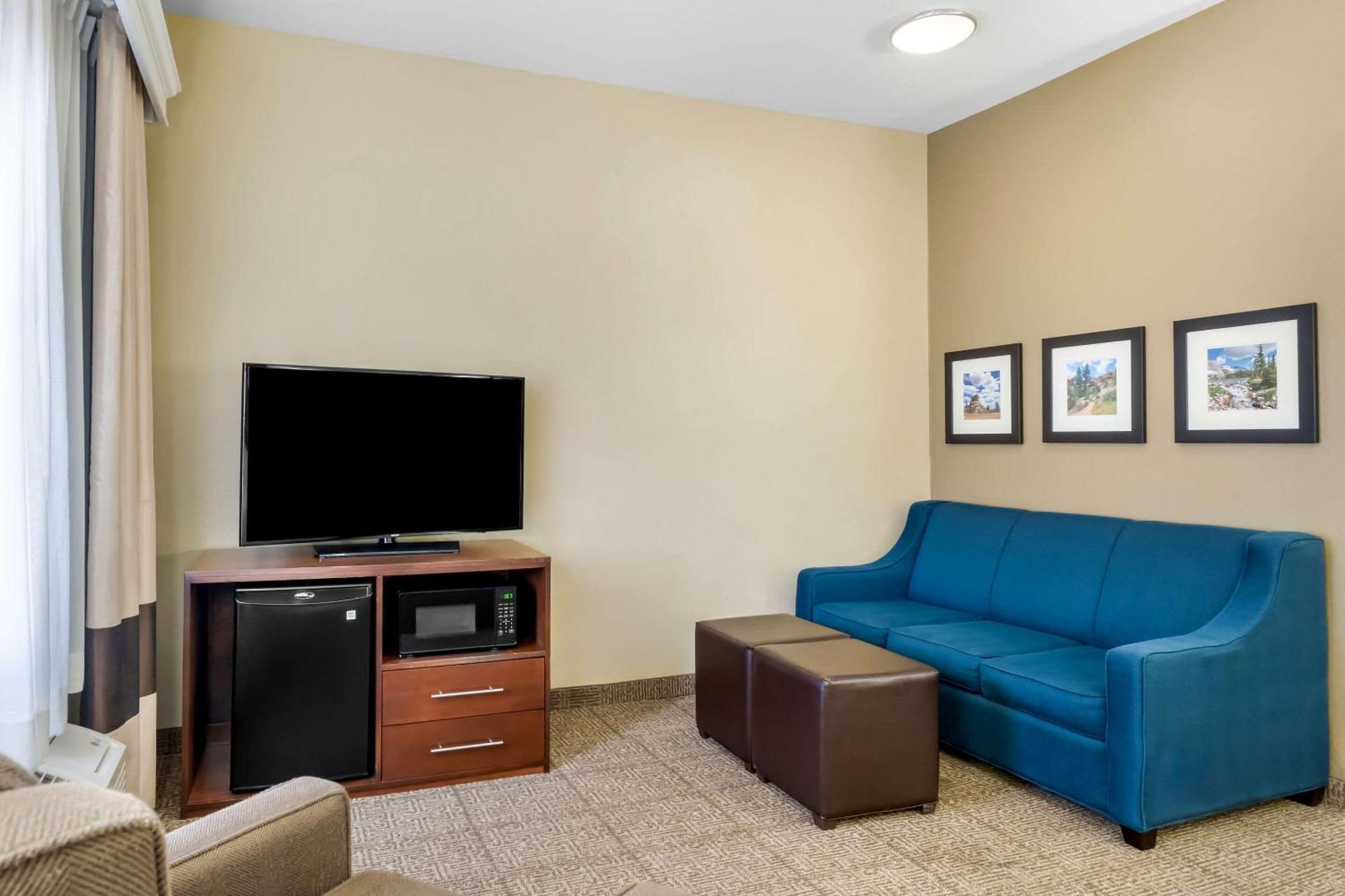 King Suite Accessible or Non-Smoking