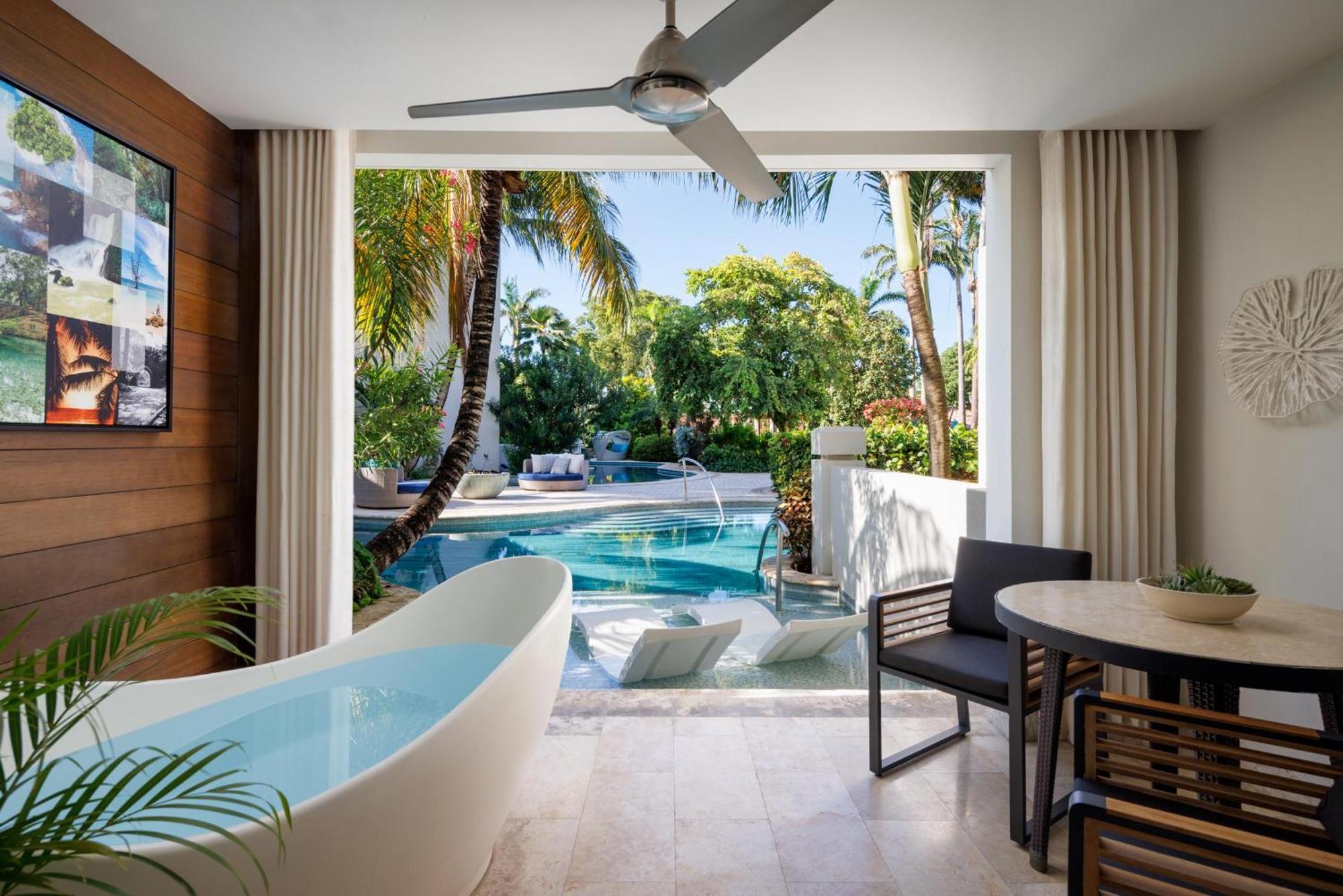 Kristalllagunen Suite mit 1 Schlafzimmer, direktem Zugang zum Pool, Butler und Terrasse mit Entspannungs-Badewanne