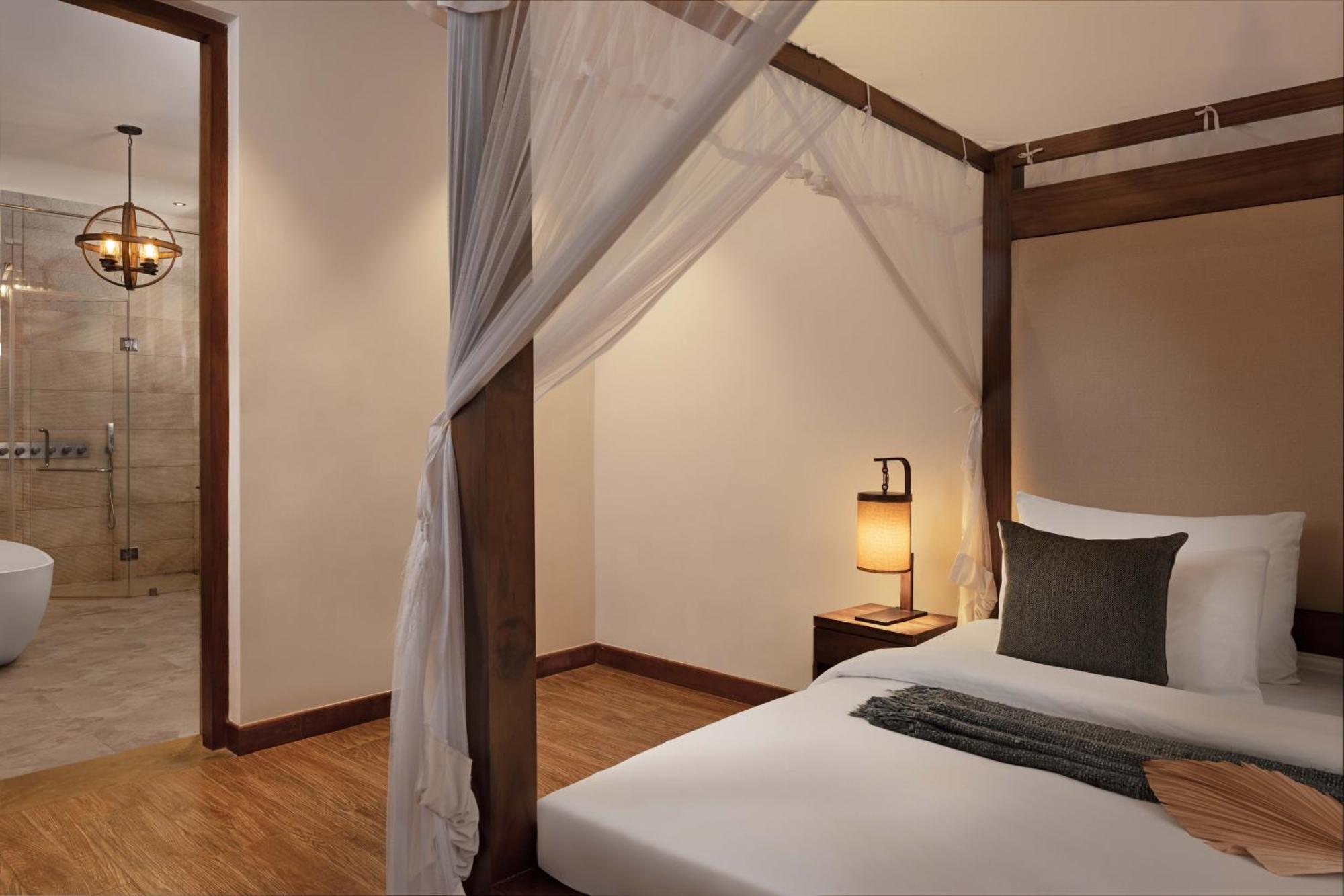 Double Room with Balcony and Sea View