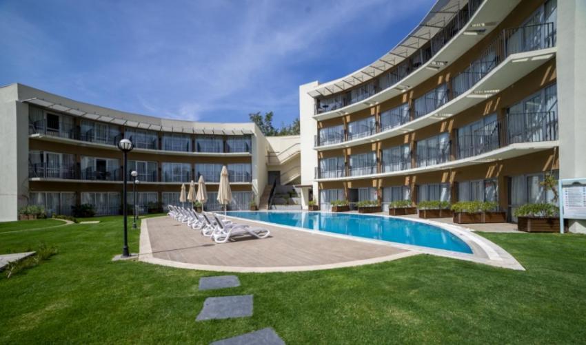 Double Room Pool View