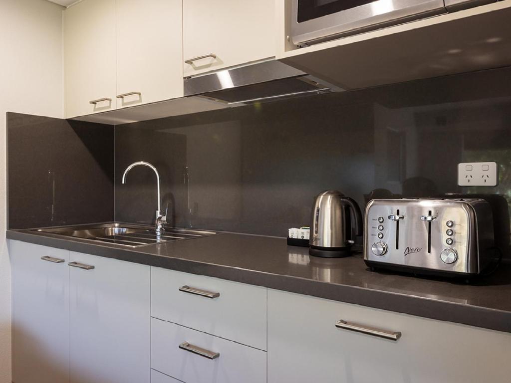 Grevillea Family Suite