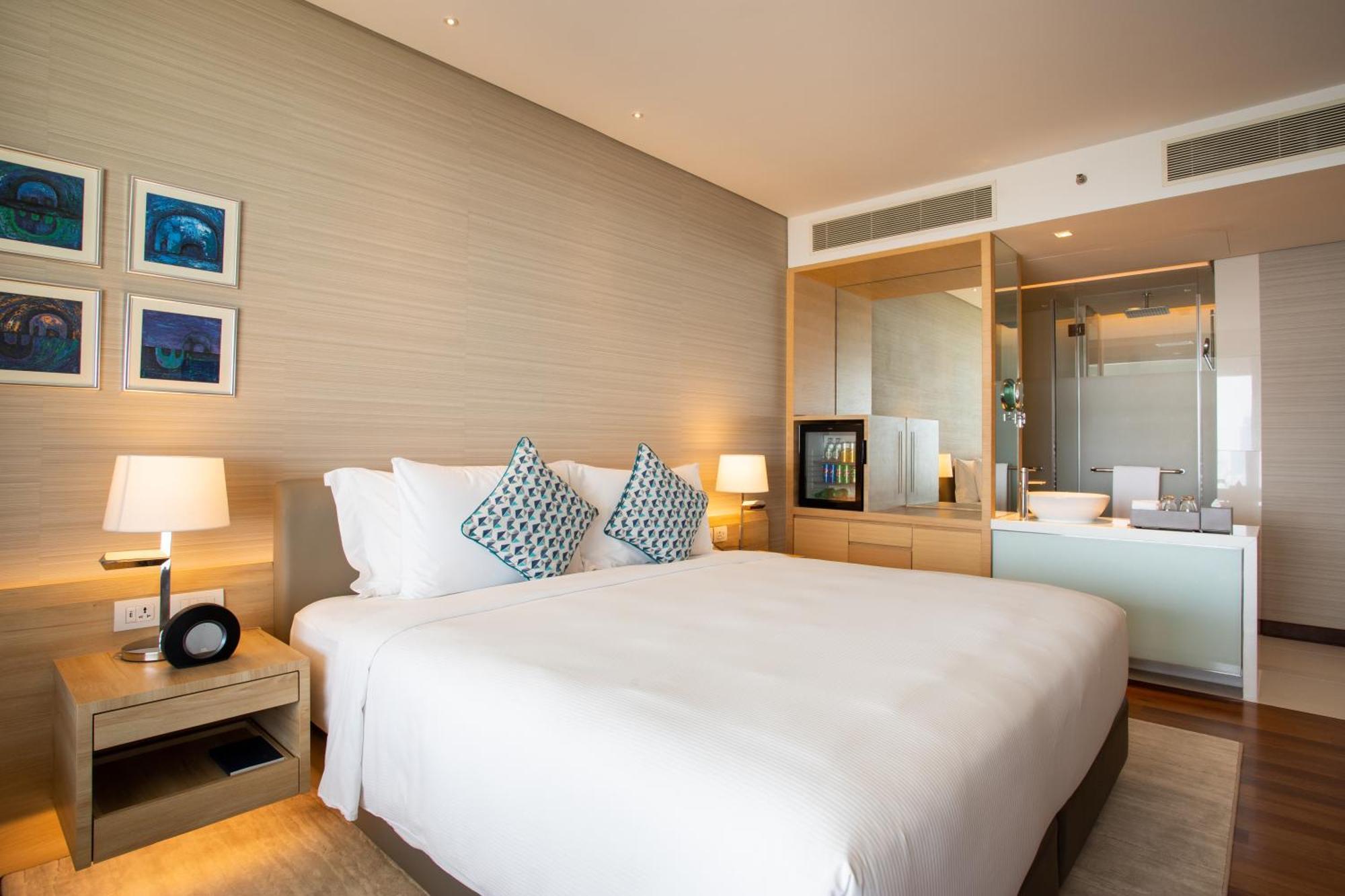 One Bedroom River View Suite