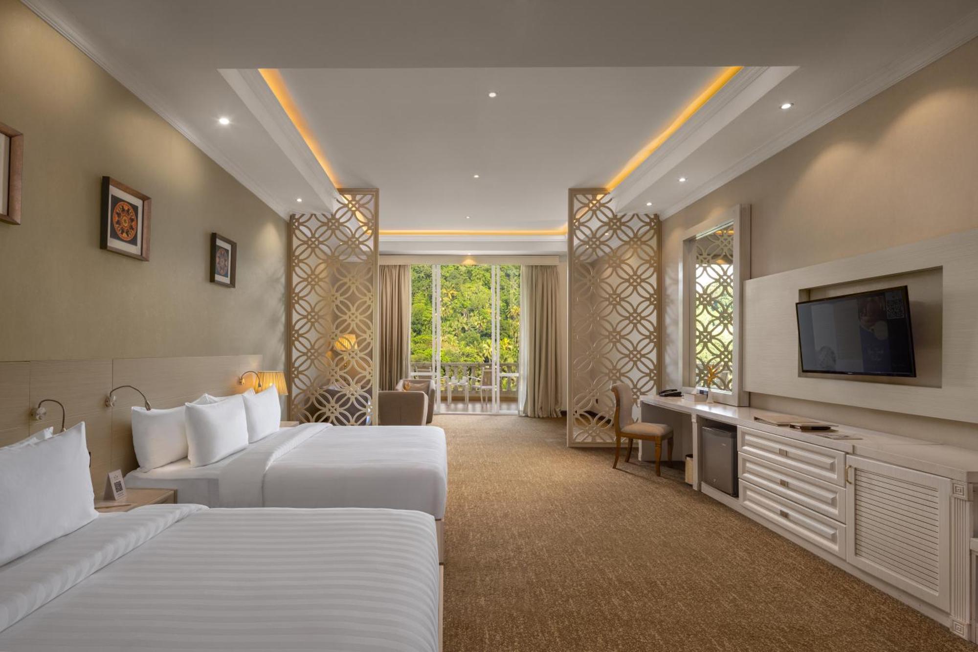 Premier Suite Early Check or Late Check-out on Availability & on all Spa Treatments,1648927420:JPEG