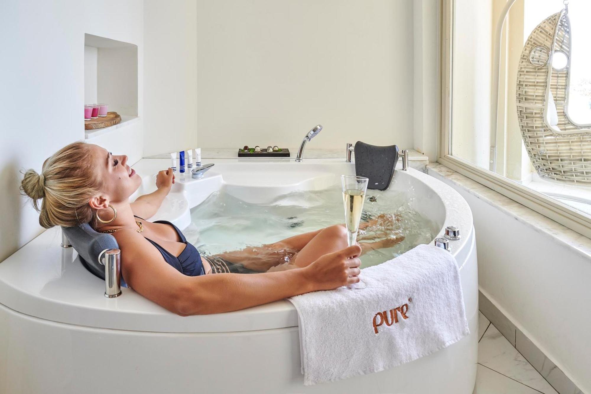 Jacuzzi Suite