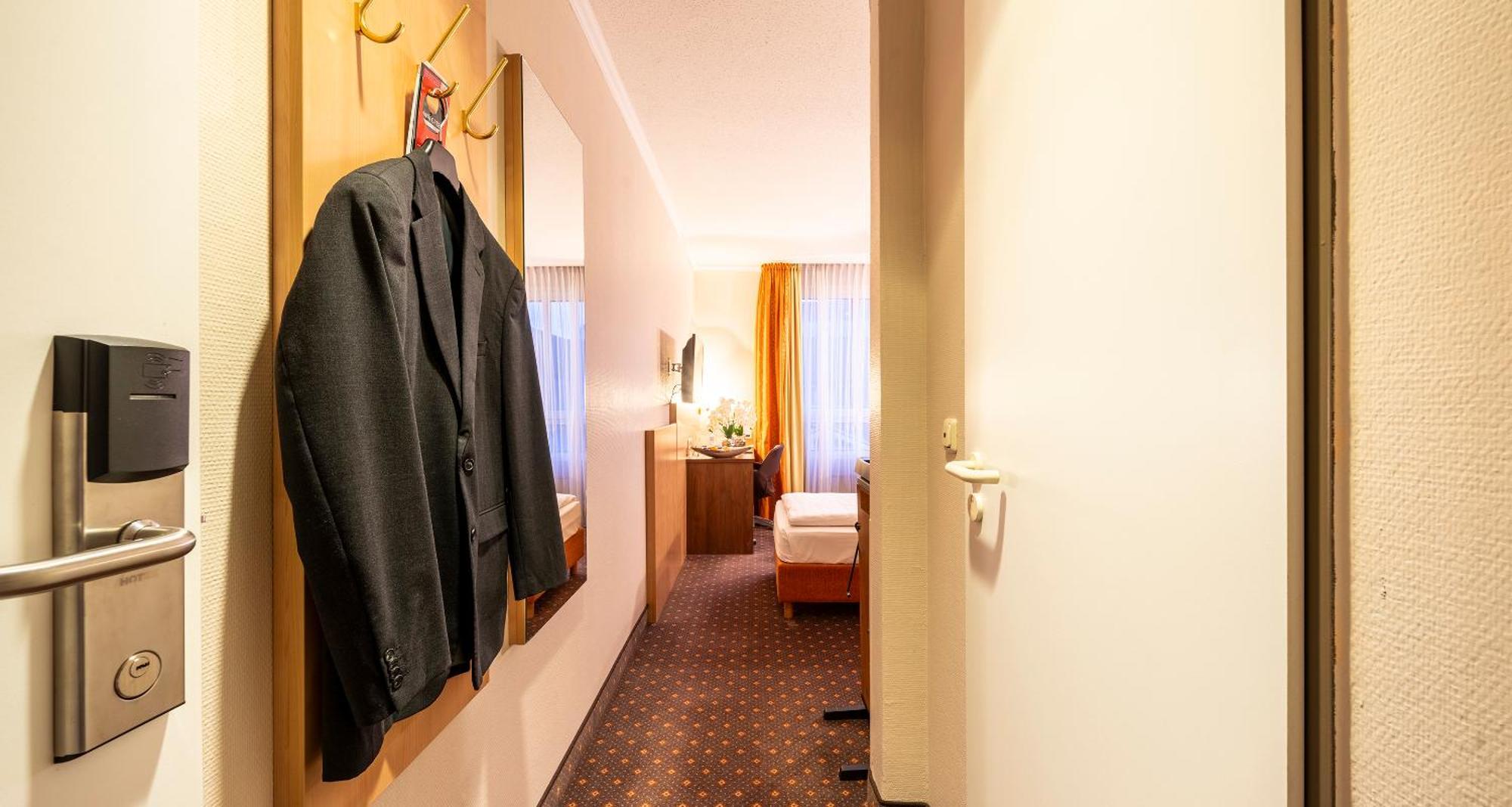 Single Room,1653529372:JPEG
