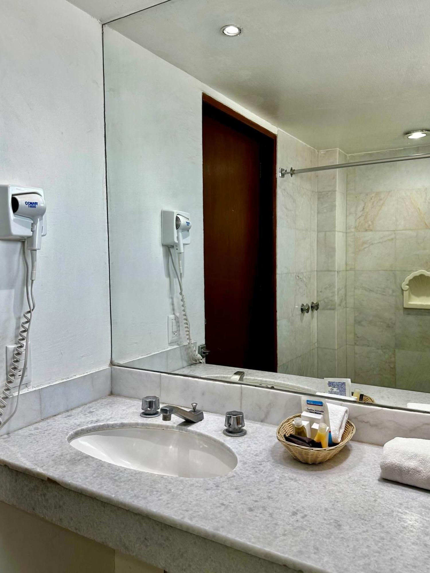 Standard Twin Room,1654255720:JPEG