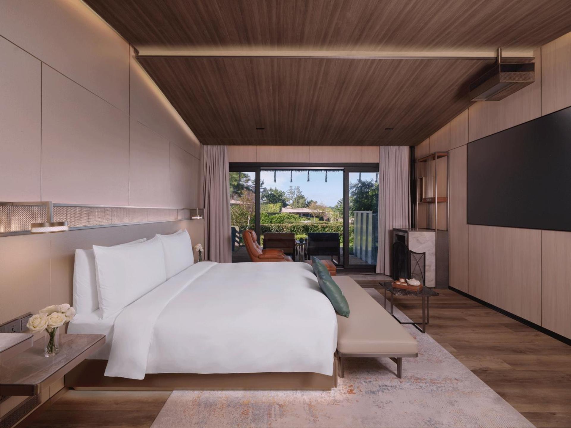 [24hr stay, 12pm Check-in & check-out] Garden Double with Private Jacuzzi