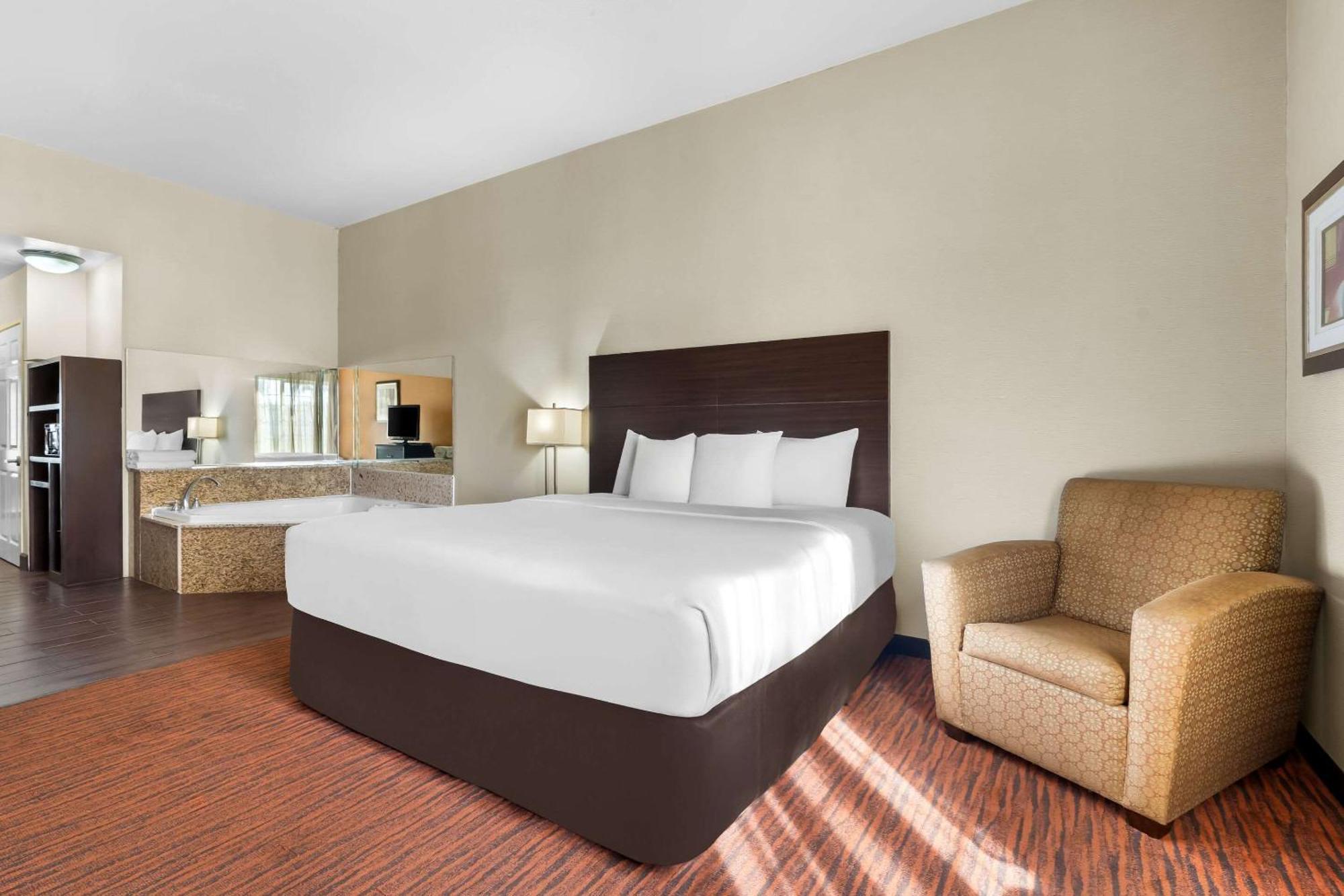 Standard King Room Accessible or Non-Smoking