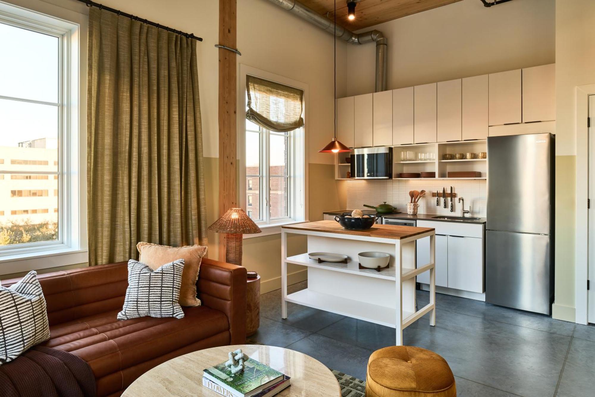 One-Bedroom Queen Suite
