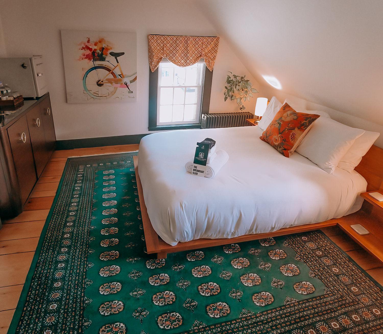 Deluxe Double Room Bath