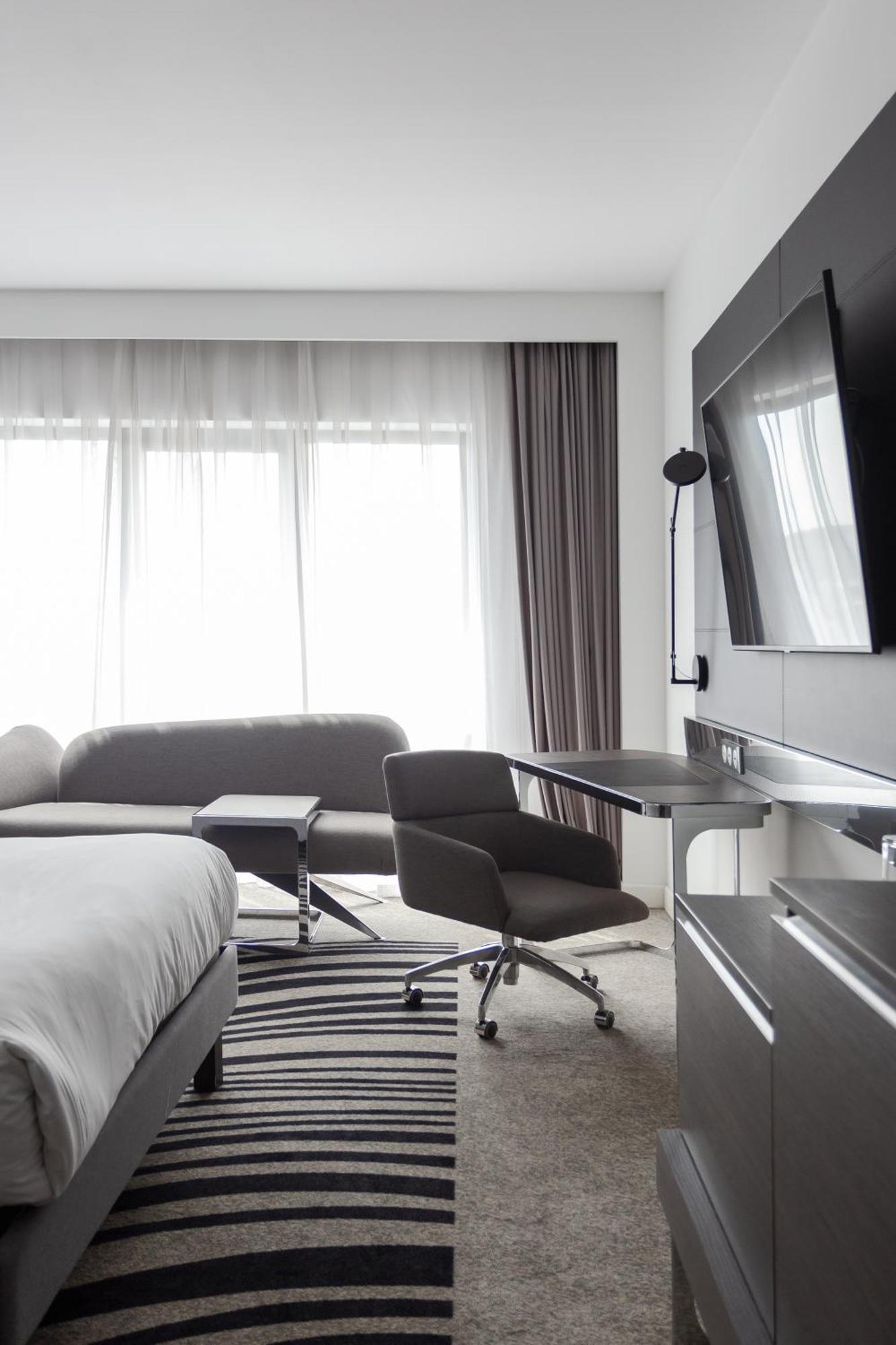 Executive Queen Room