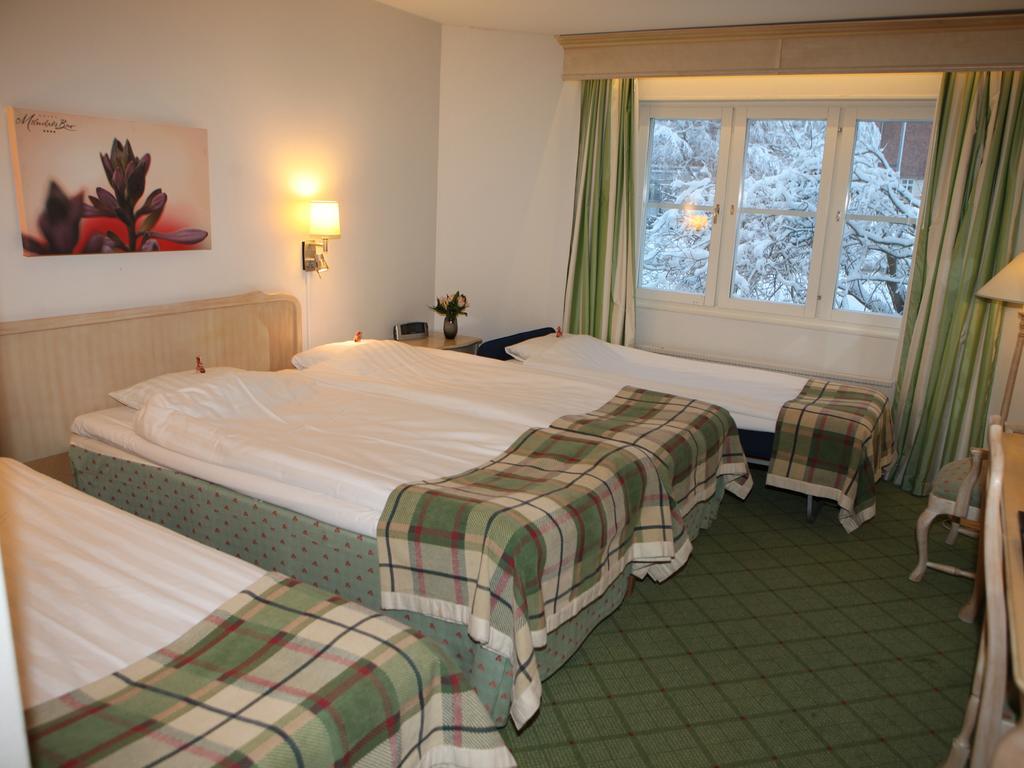 Family Room (2 Adults + 2 Children)