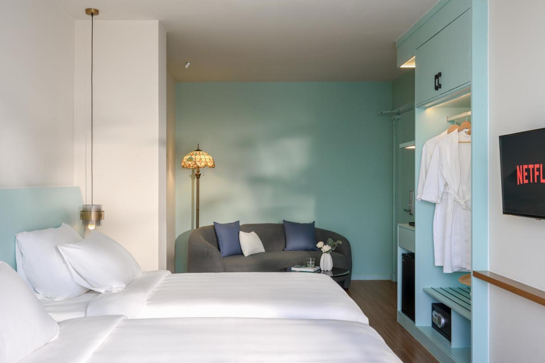 Twin Room with View