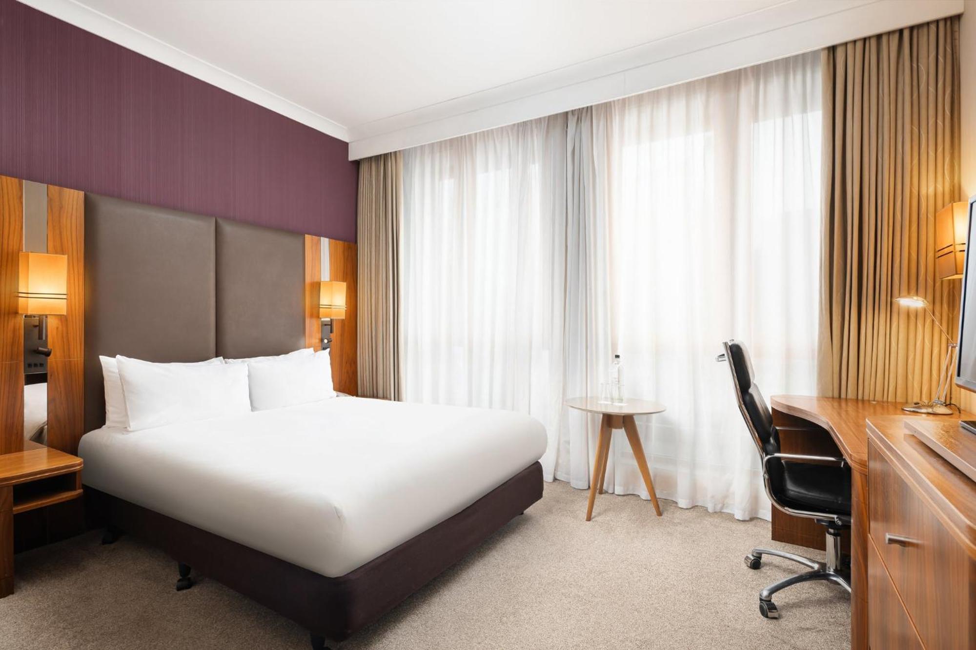 Premium Queen Room