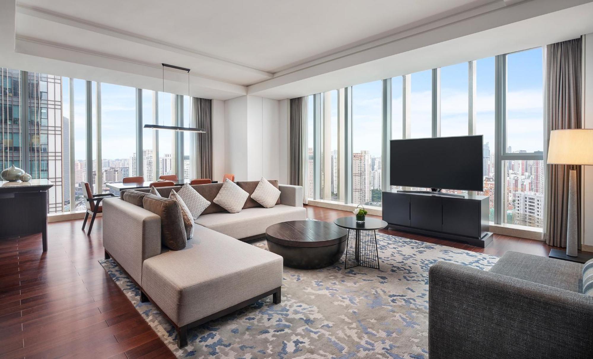 Diplomatic Suite