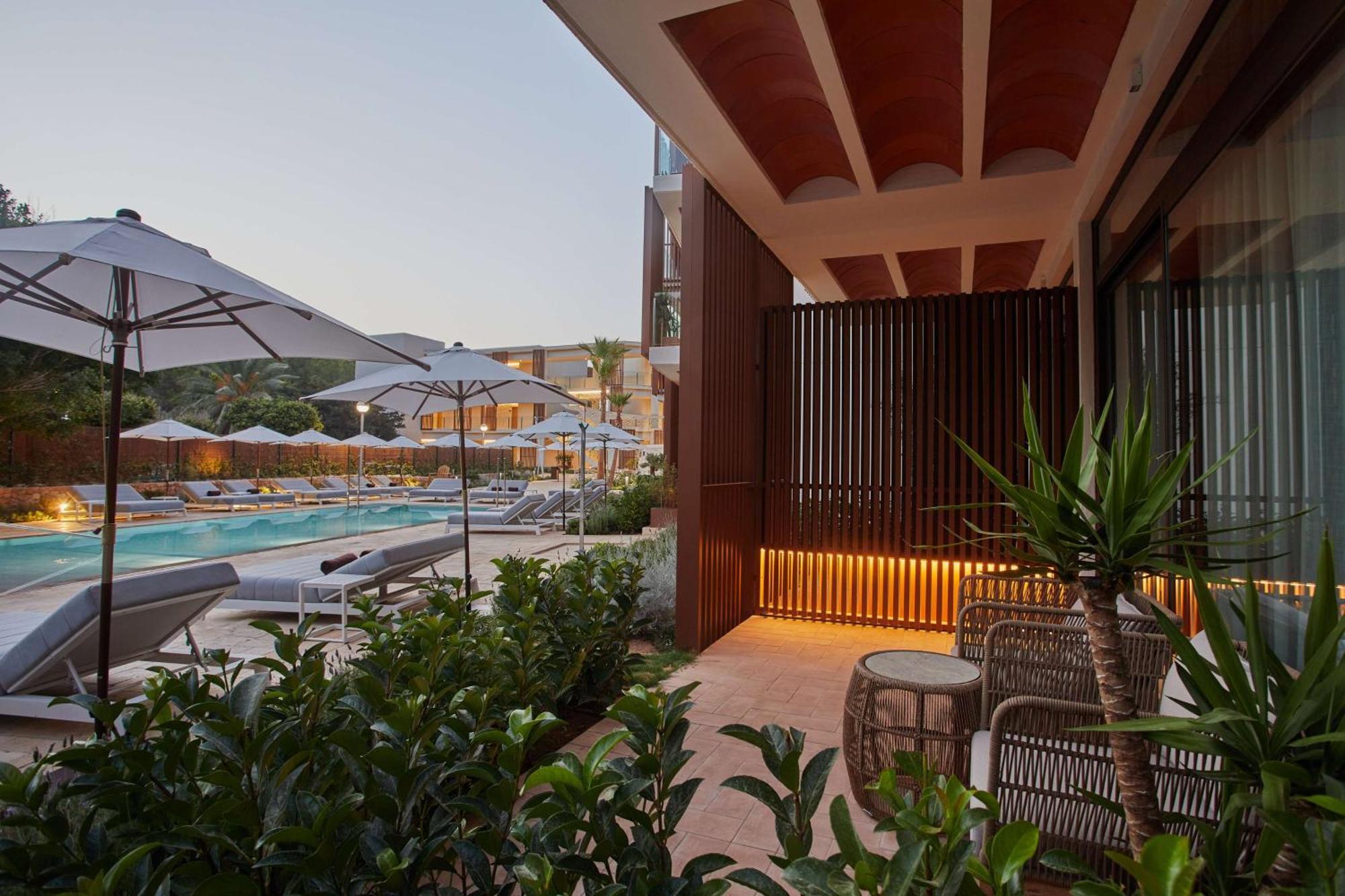 Habitación The Club con vistas a la piscina - Cama extragrande