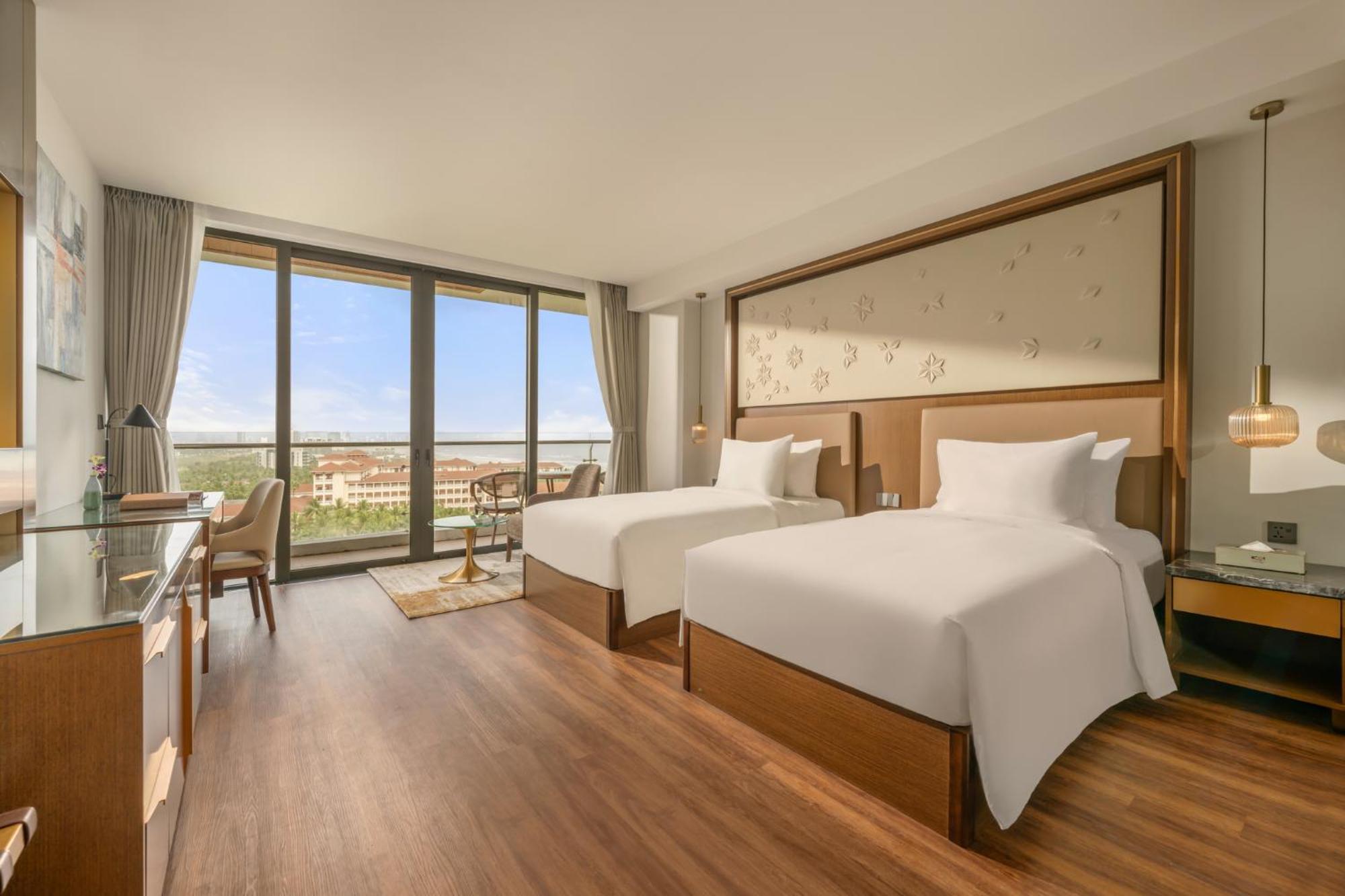 Deluxe Twin Room Balcony Bathtub