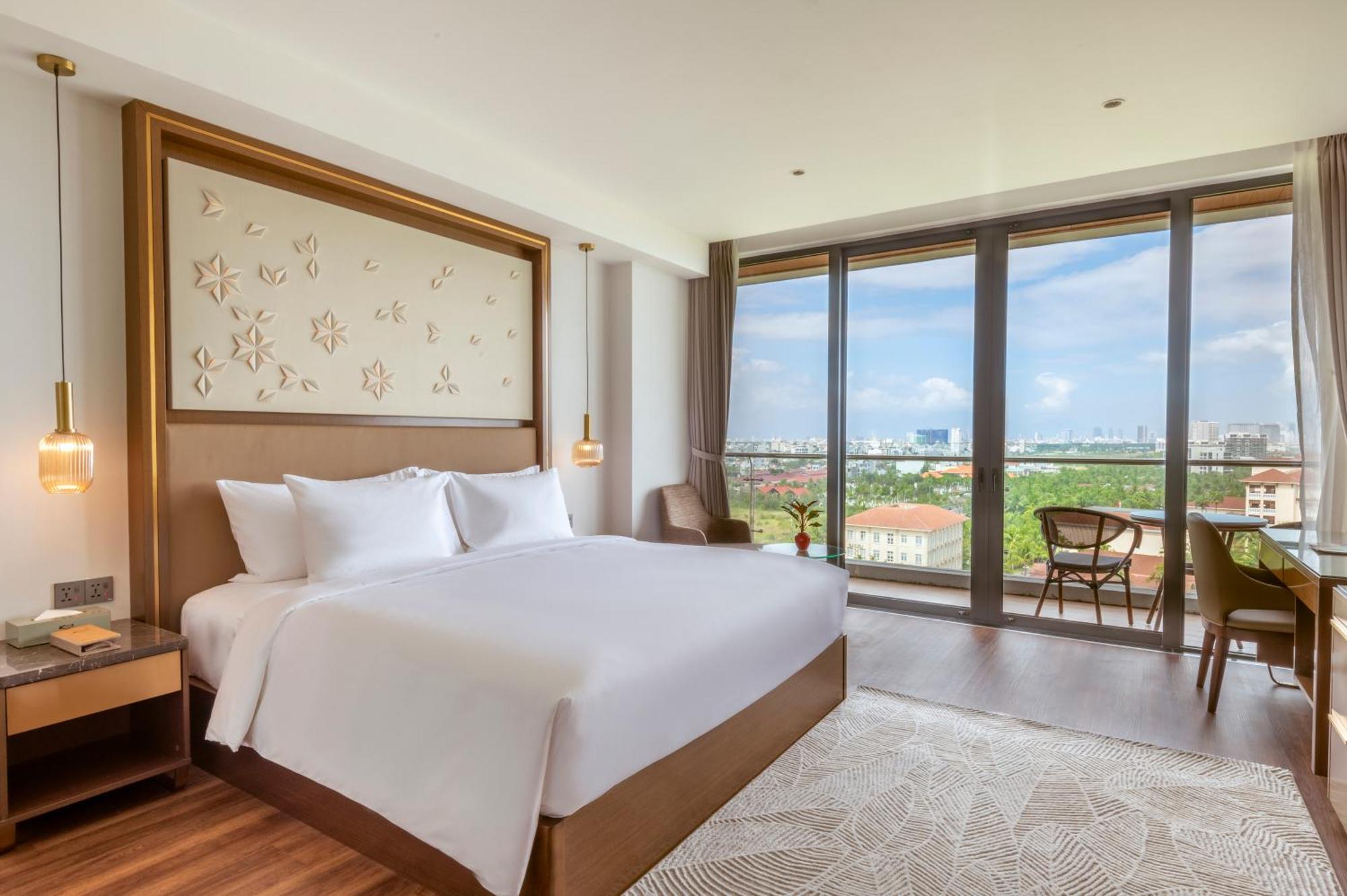 Deluxe Double Room Balcony Bathtub