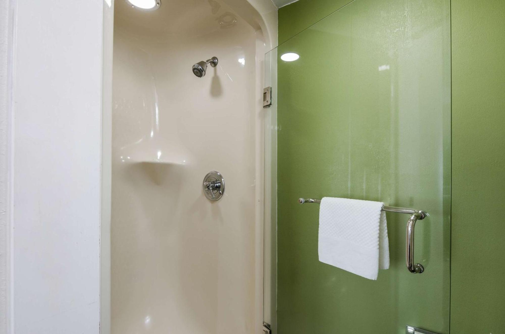 Double Room with Two Double Beds - Non-Smoking