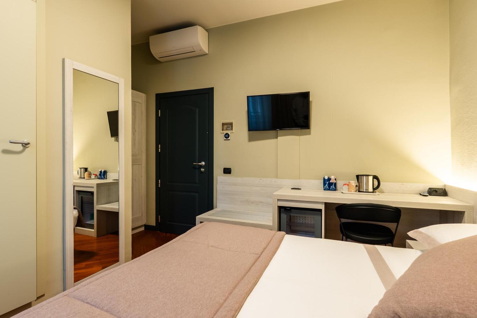 Standard Double Room,1662394547:JPEG