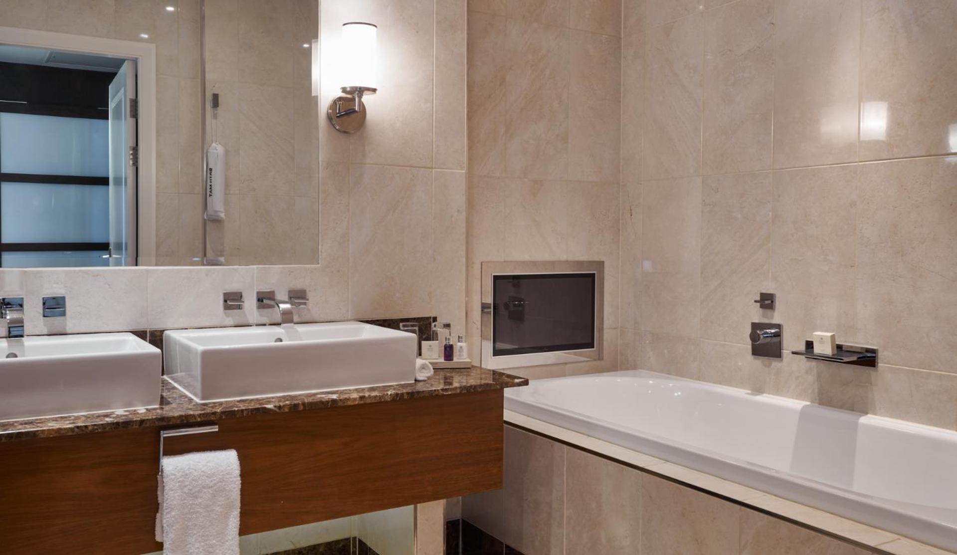 Alojamiento Superior con terraza y cama extragrande