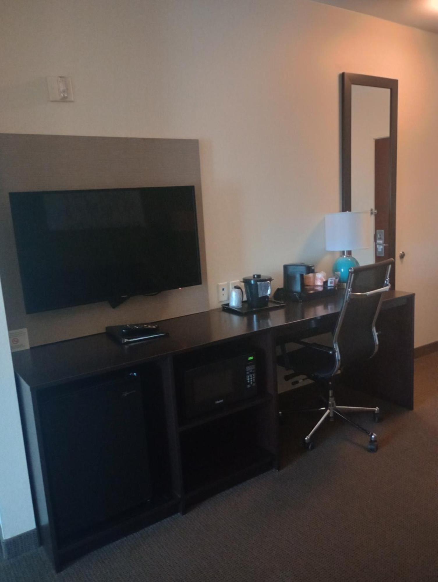 King Suite Accessible or Non-Smoking
