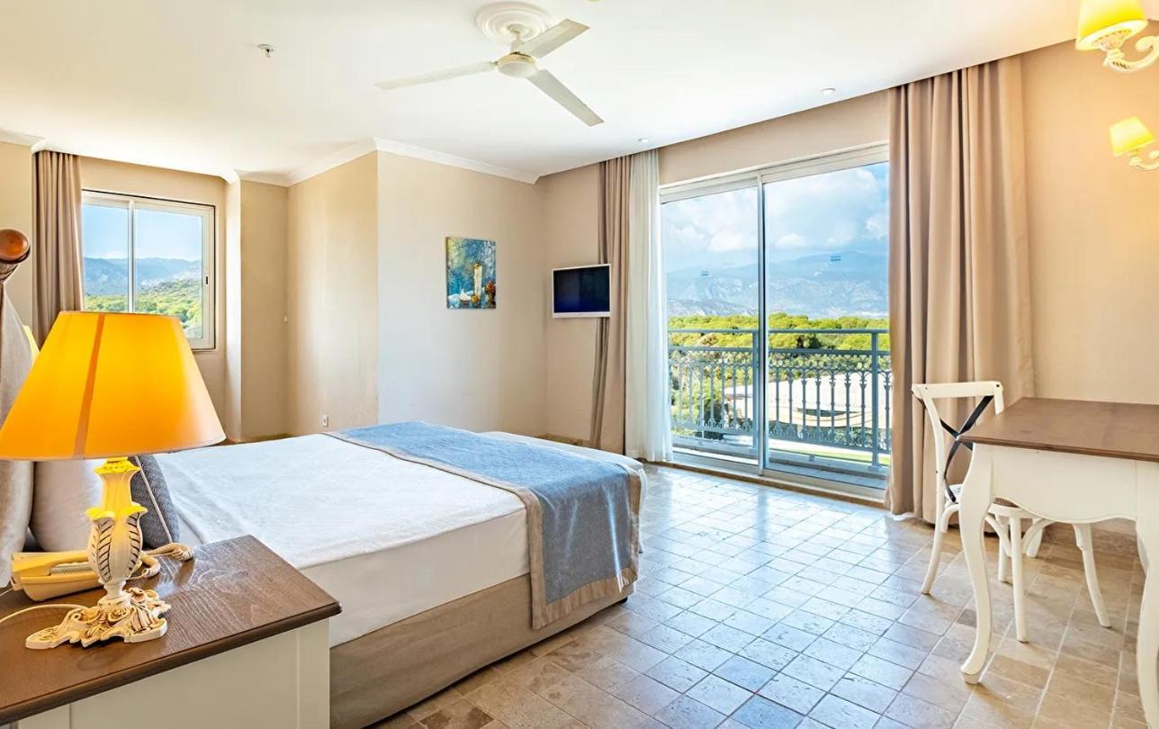 Family Room with Side Sea View