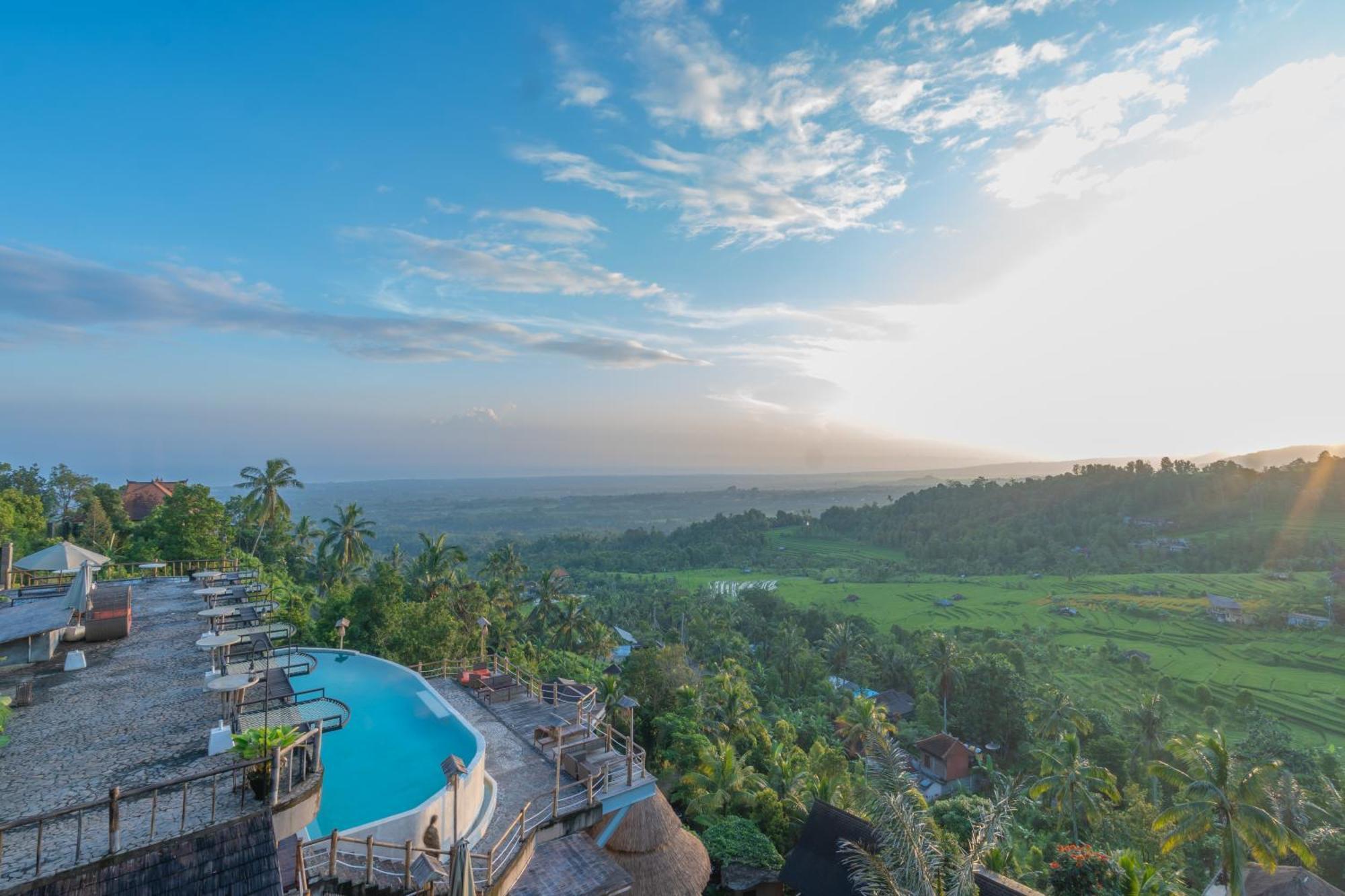 Royal Jacuzzi Pool Villa