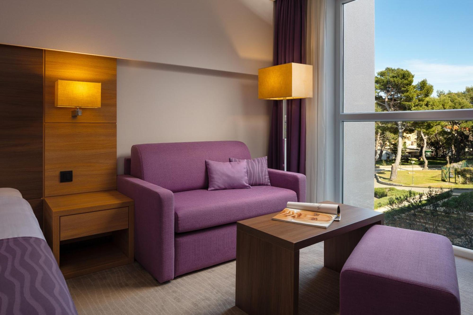 Standaard Tweepersoonskamer met 2 Aparte Bedden en Extra Bed