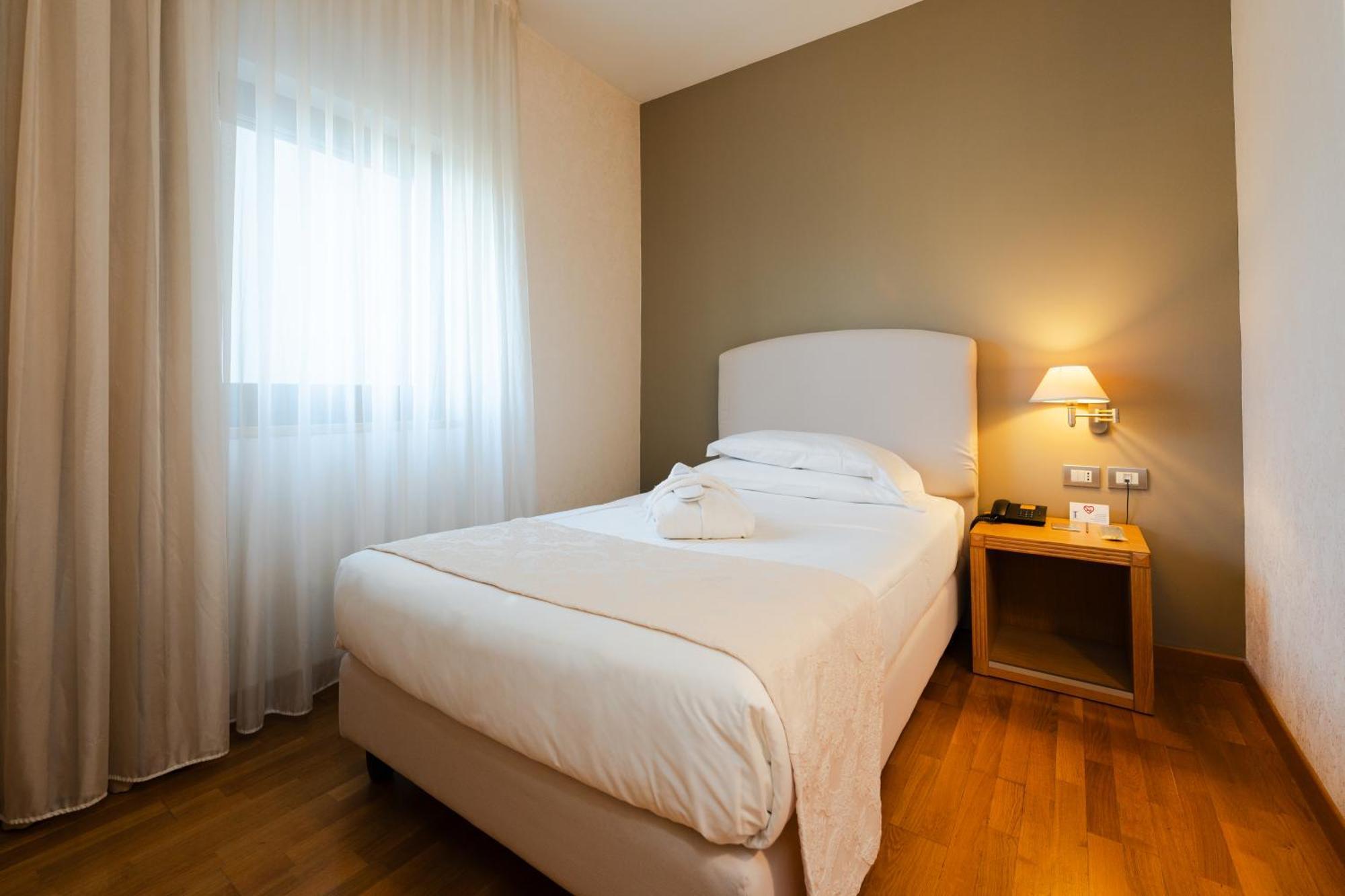 Classic Single Room