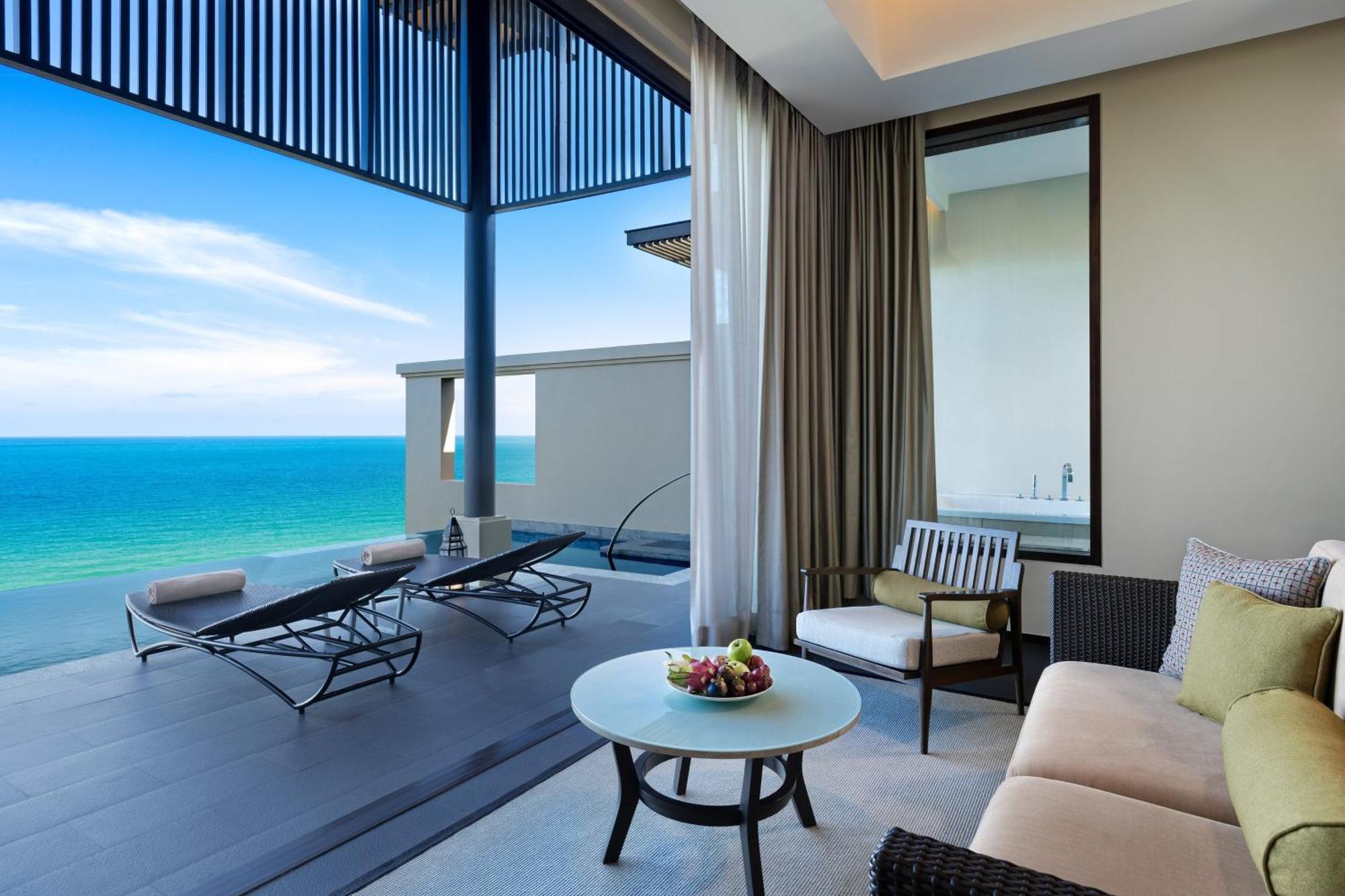 Grand Pool Suite Suite 1 King Sofa bed Ocean view,1671880676:JPEG