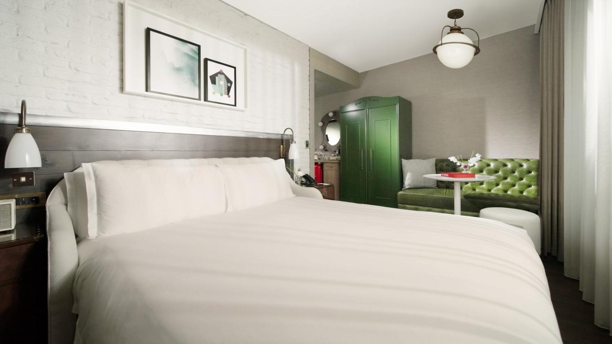 King Room,1671898836:JPEG
