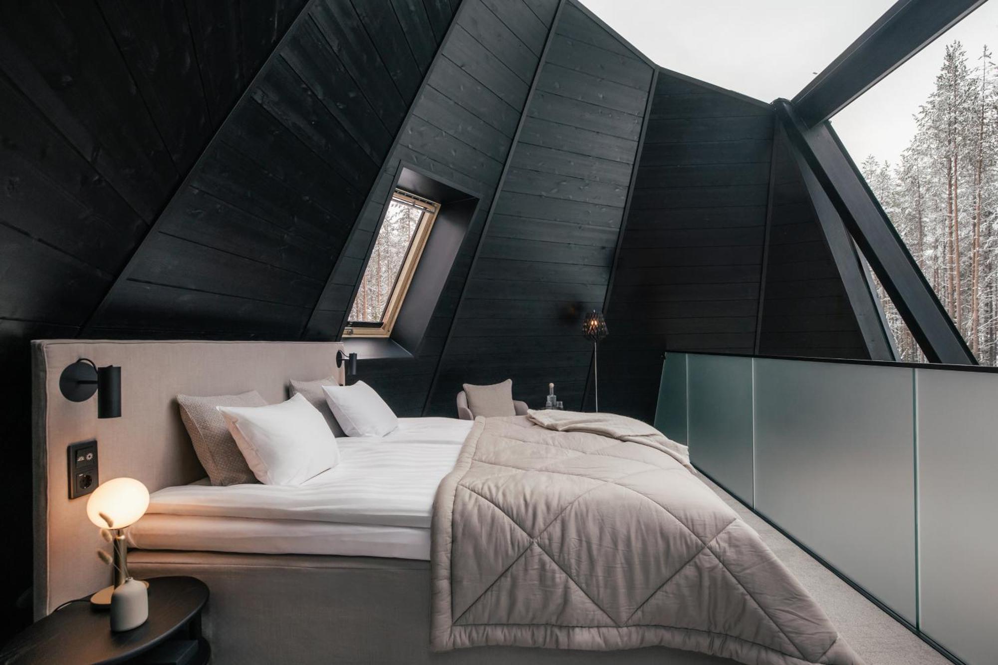 Deluxe Glass Apartment