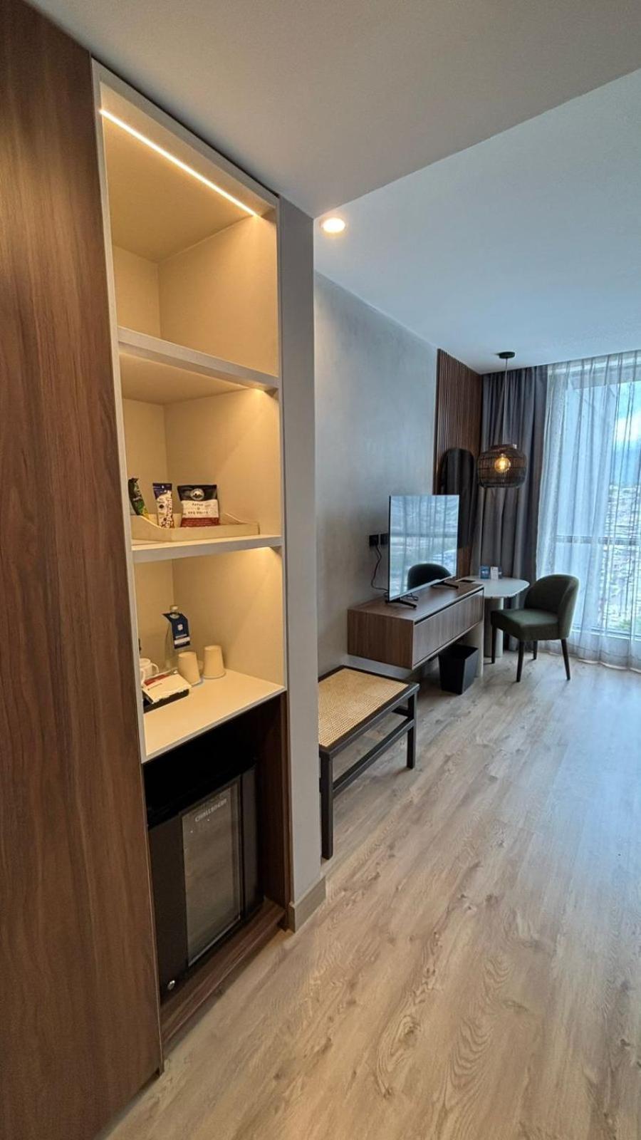 Superior Queen Room,1706941113:JPEG