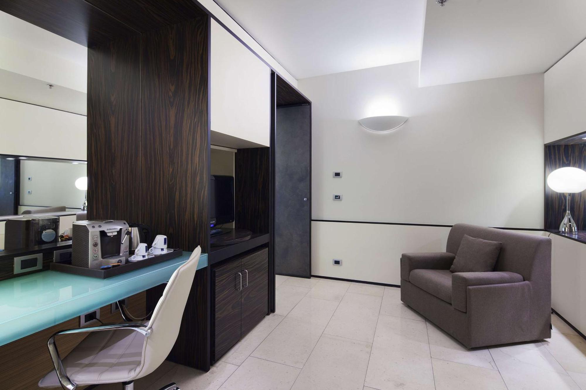 Suite Junior con vistas a la dársena y cama supletoria