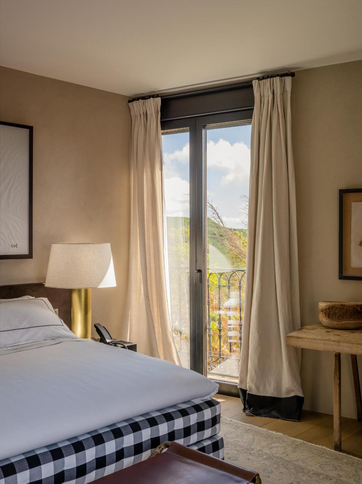 Habitación Doble con vistas a la montaña