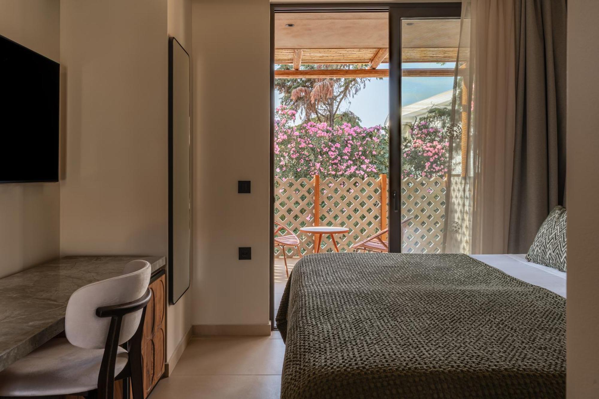 Standard Double or Twin Room with Garden View