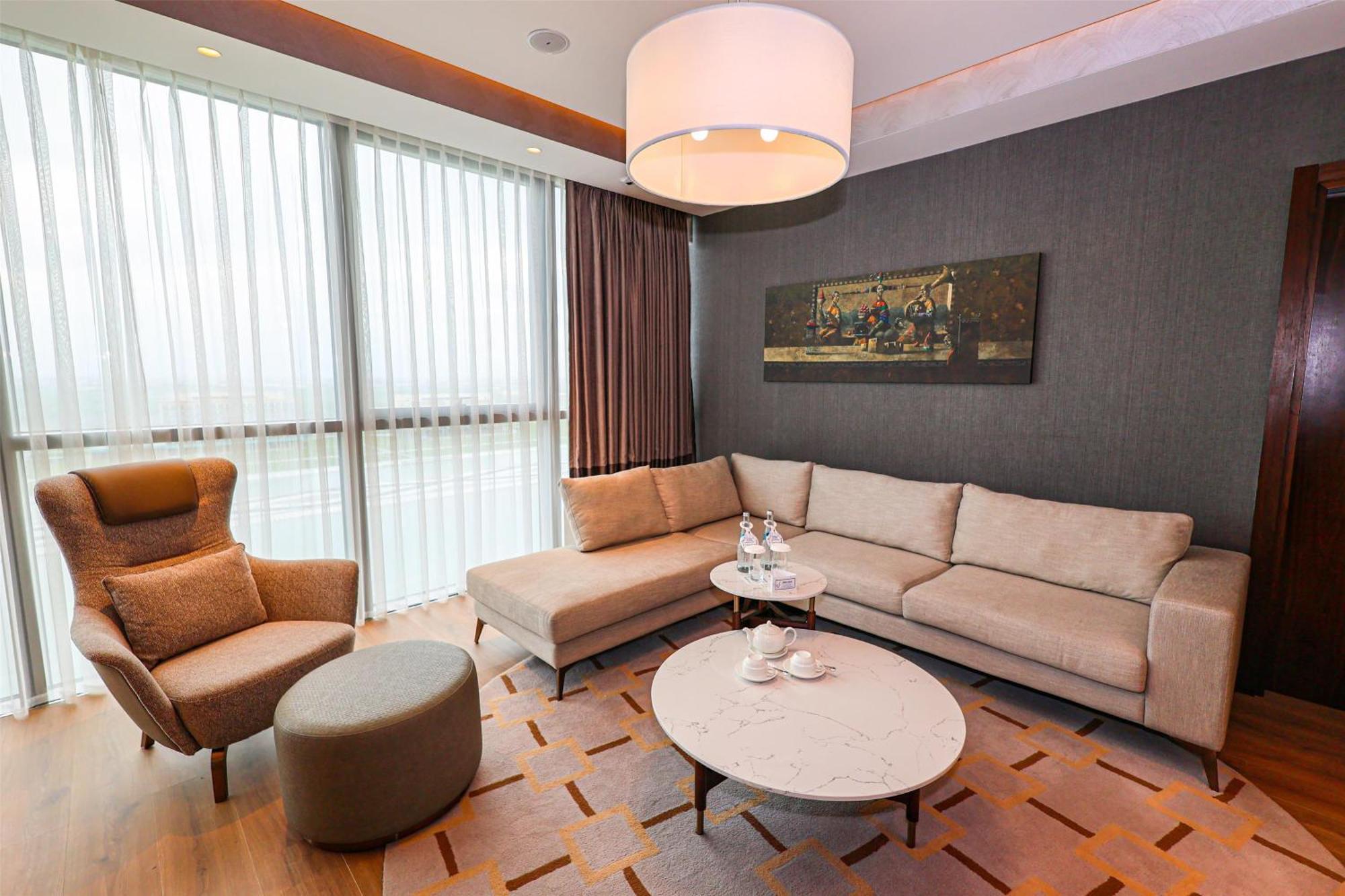 One-Bedroom King Suite