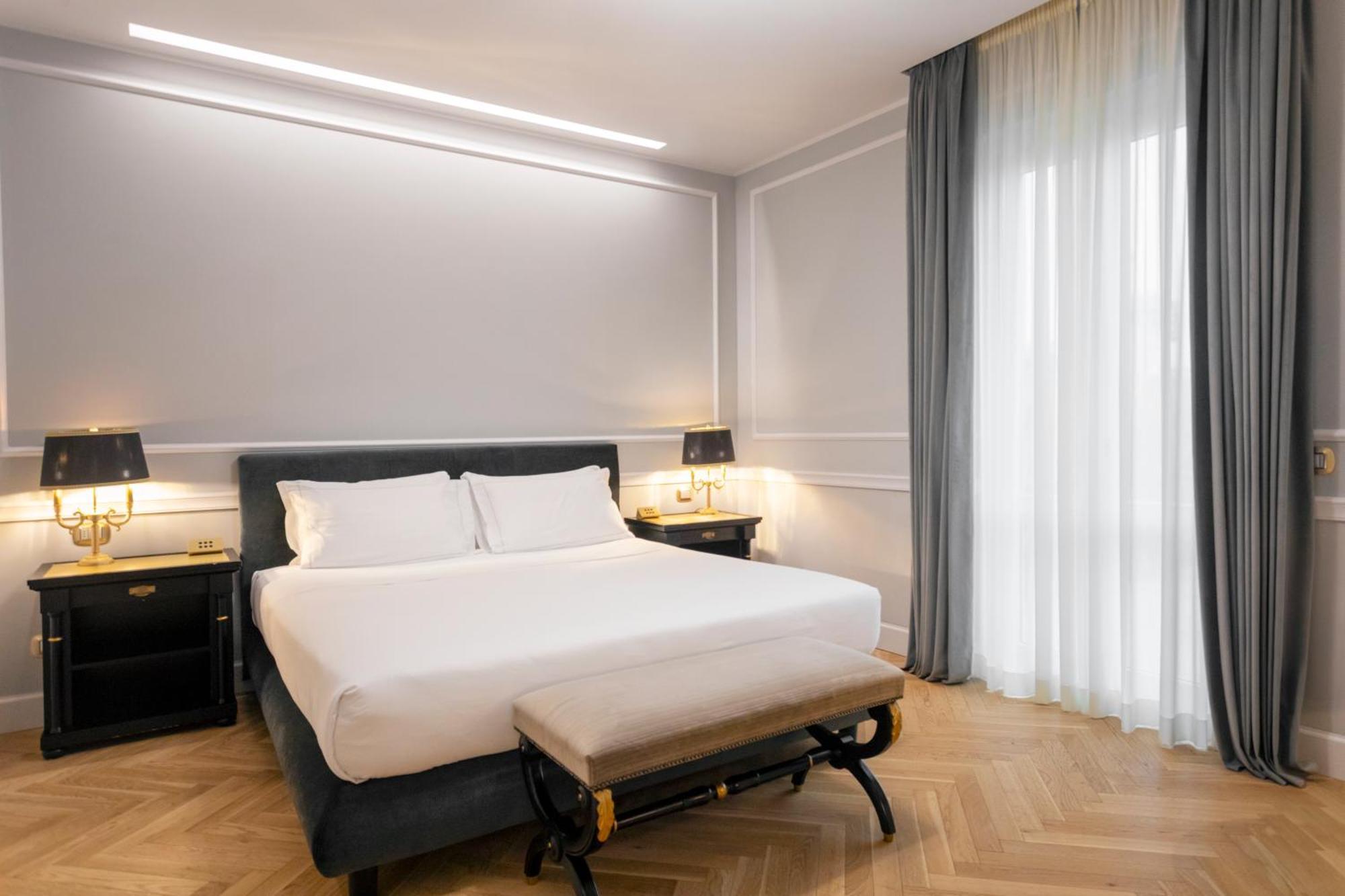 Deluxe Room,1681715334:JPEG