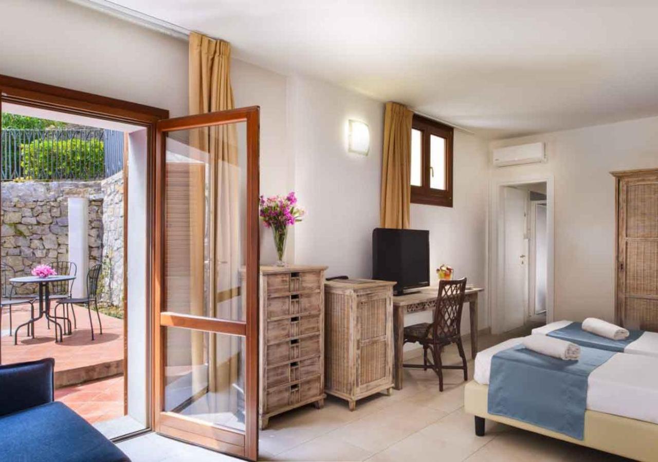 Classic Quadruple Room