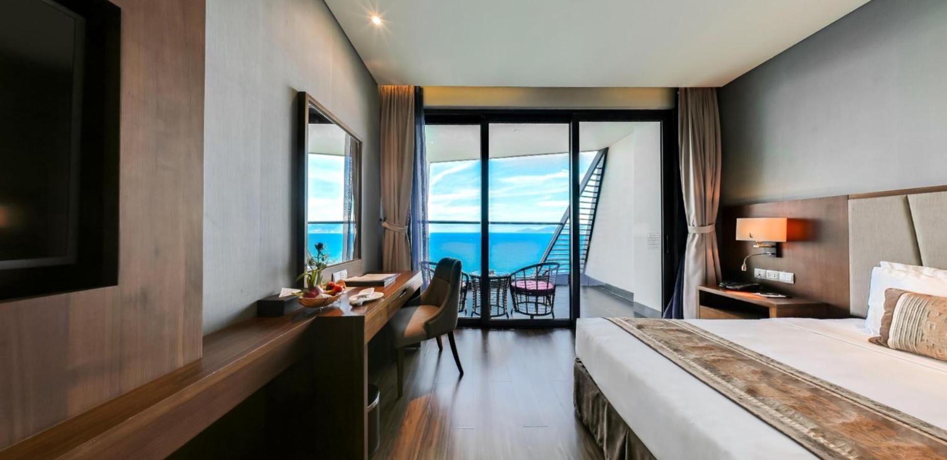 Deluxe Twin Room with Ocean View - Sauna access & Stay More, Pay Less