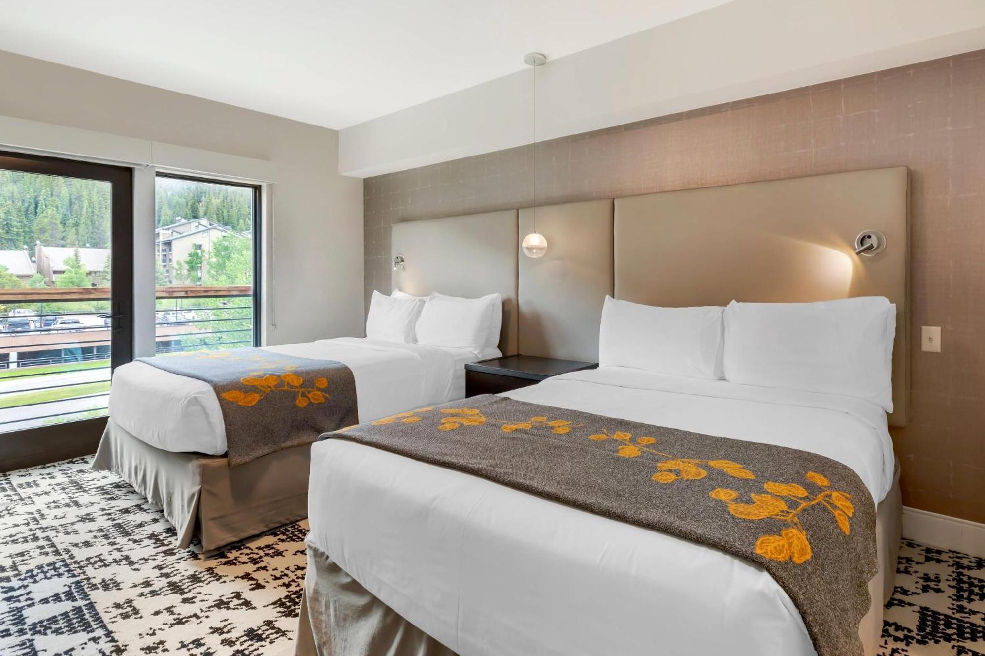 Quadruple Room with Two Queen Beds and Mountain View - Non Smoking